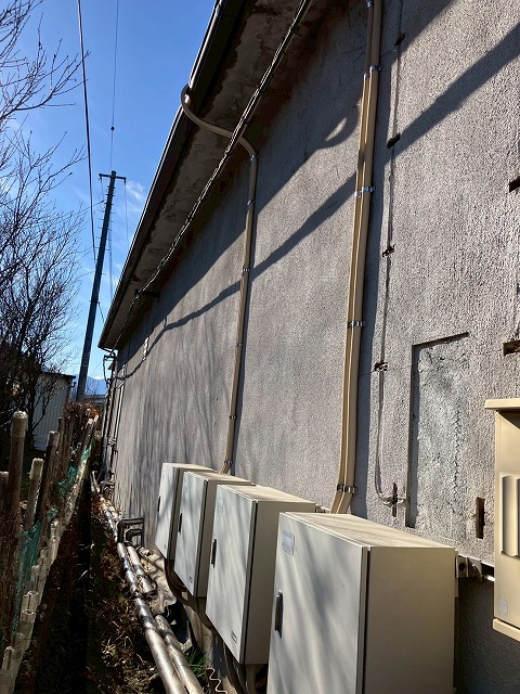 所沢市で商業施設の外壁の状態確認を実施、巨大なクラックが複数箇所発生していました